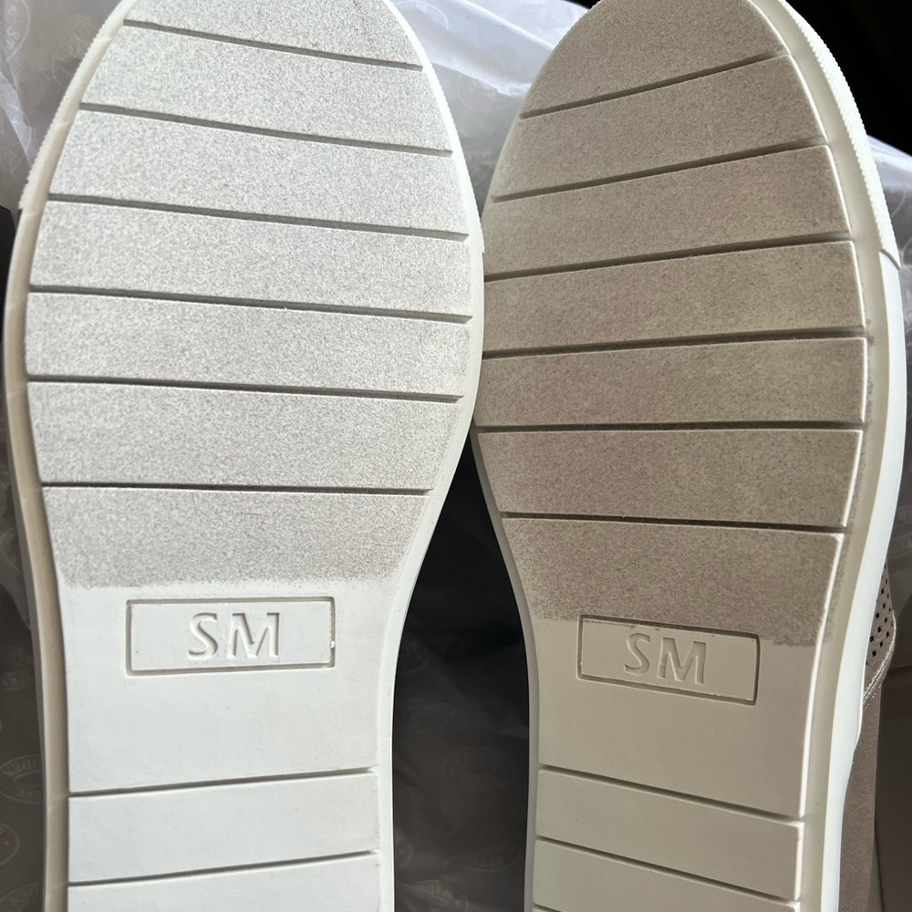 Steve Madden Scramble Grey Sneakers 8 - Picture 4 of 4